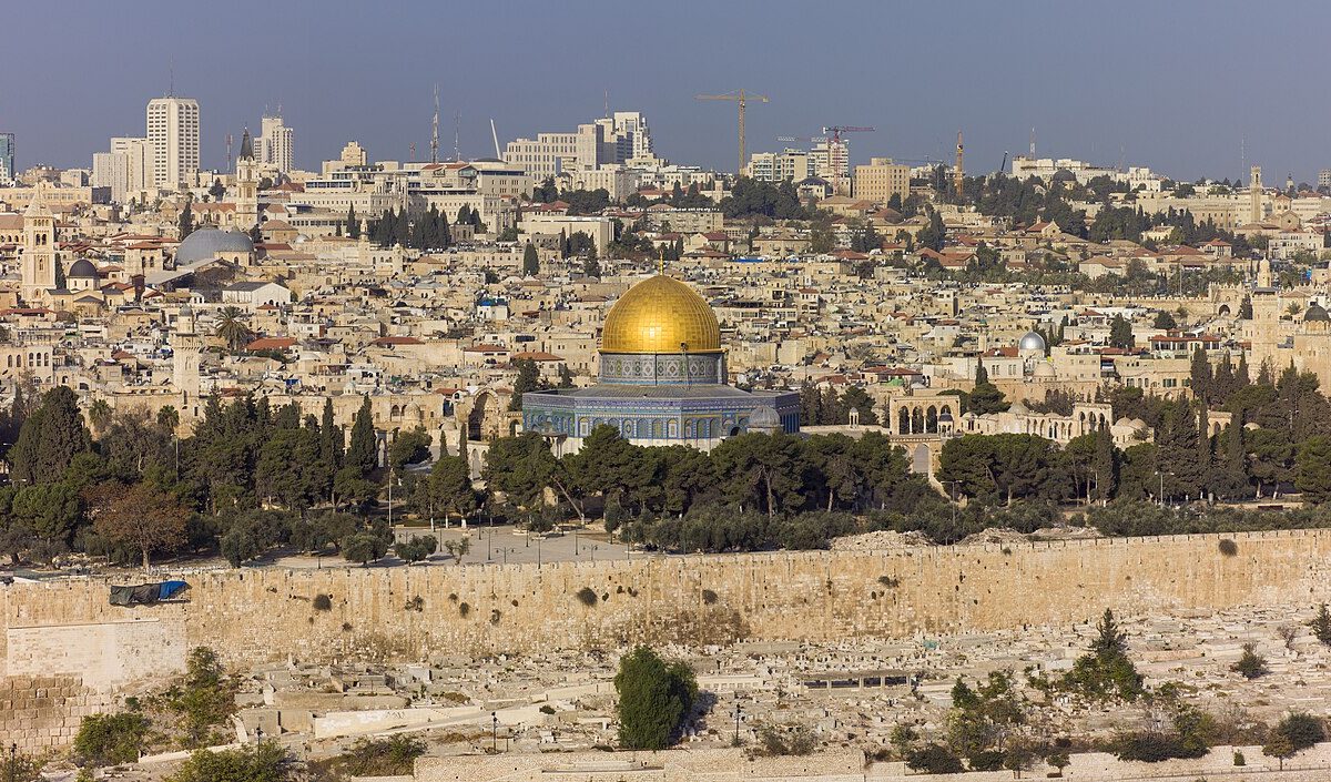 منظر للبلدة القديمة في القدس وقبة الصخرة
