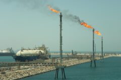 أمير قطر: الإيرادات الحكومية تراجعت 42% في النصف الأول بسبب حرب إيران